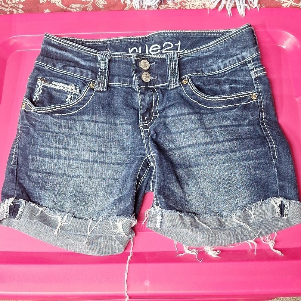 RUE21 CURVY SHORTS size 3/4 DENIM, BLUE JEAN